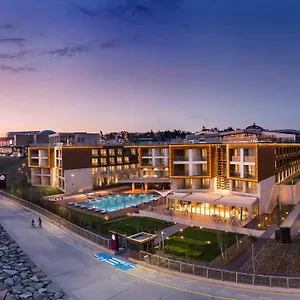 Crowne Plaza Florya By Ihg מלון